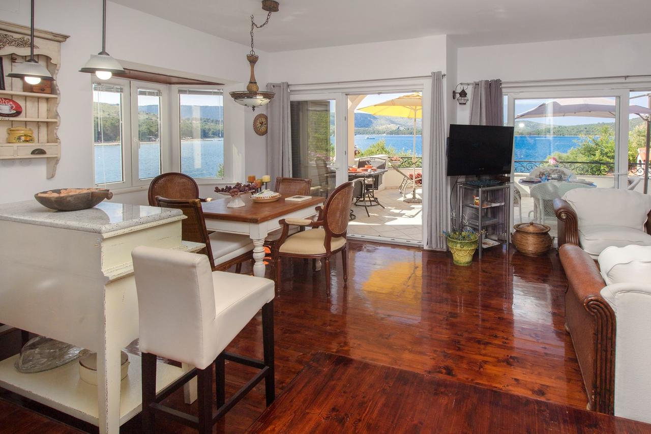 Sea Breeze - Front Sea Apartment زابوريتش المظهر الخارجي الصورة